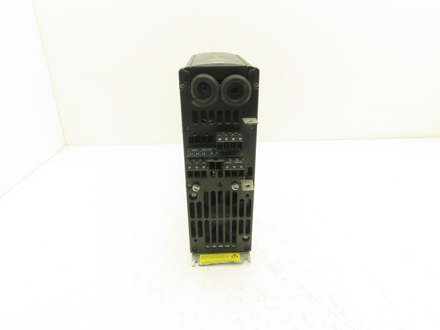 Danfoss VLT 5004 PT5B20STR3DLF00A00 Variable Speed Drive AC Drive 3Hp 480V 3PH