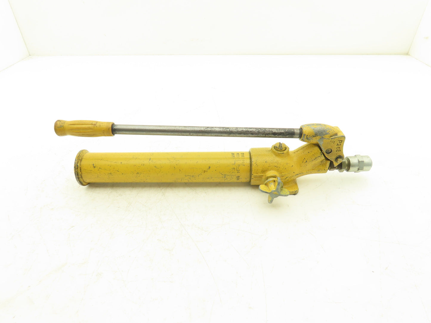 Enerpac P-14 Hydraulic Hand Pump 8650 PSI Single Stage