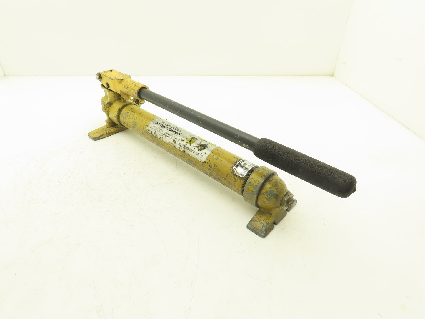 Enerpac P-39 Hydraulic Hand Pump 10,000 PSI Single Stage