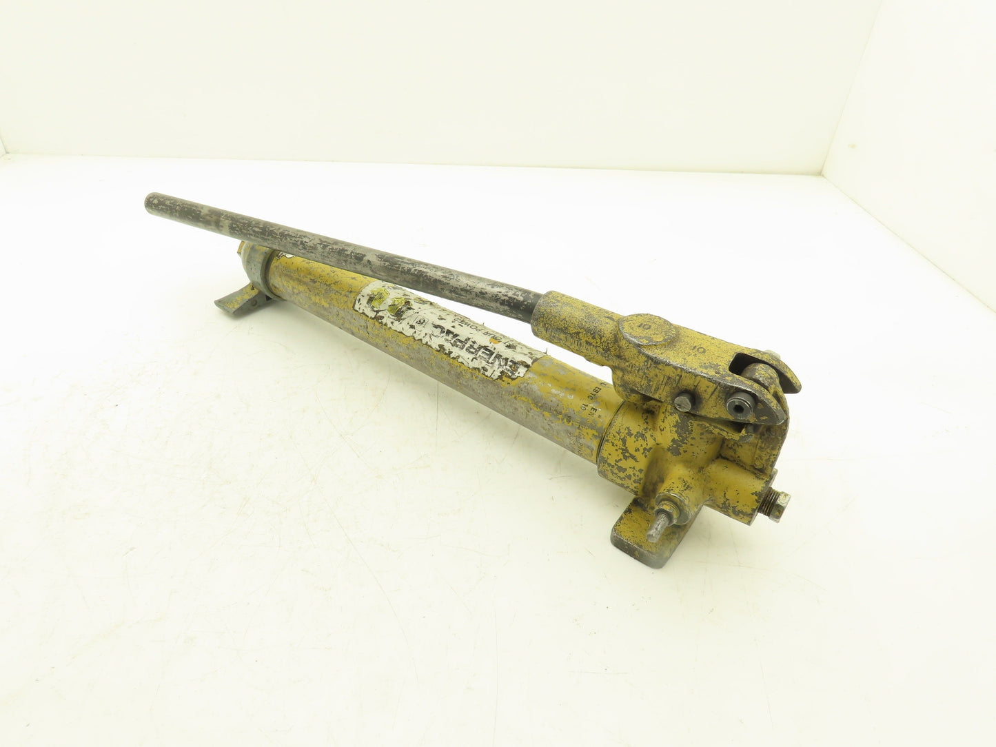 Enerpac P-39 Hydraulic Hand Pump 10,000 PSI Single Stage
