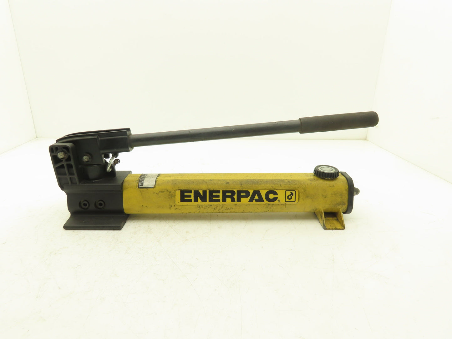Enerpac P-391 Hydraulic Hand Pump 10,000 PSI Single Stage Lightweight