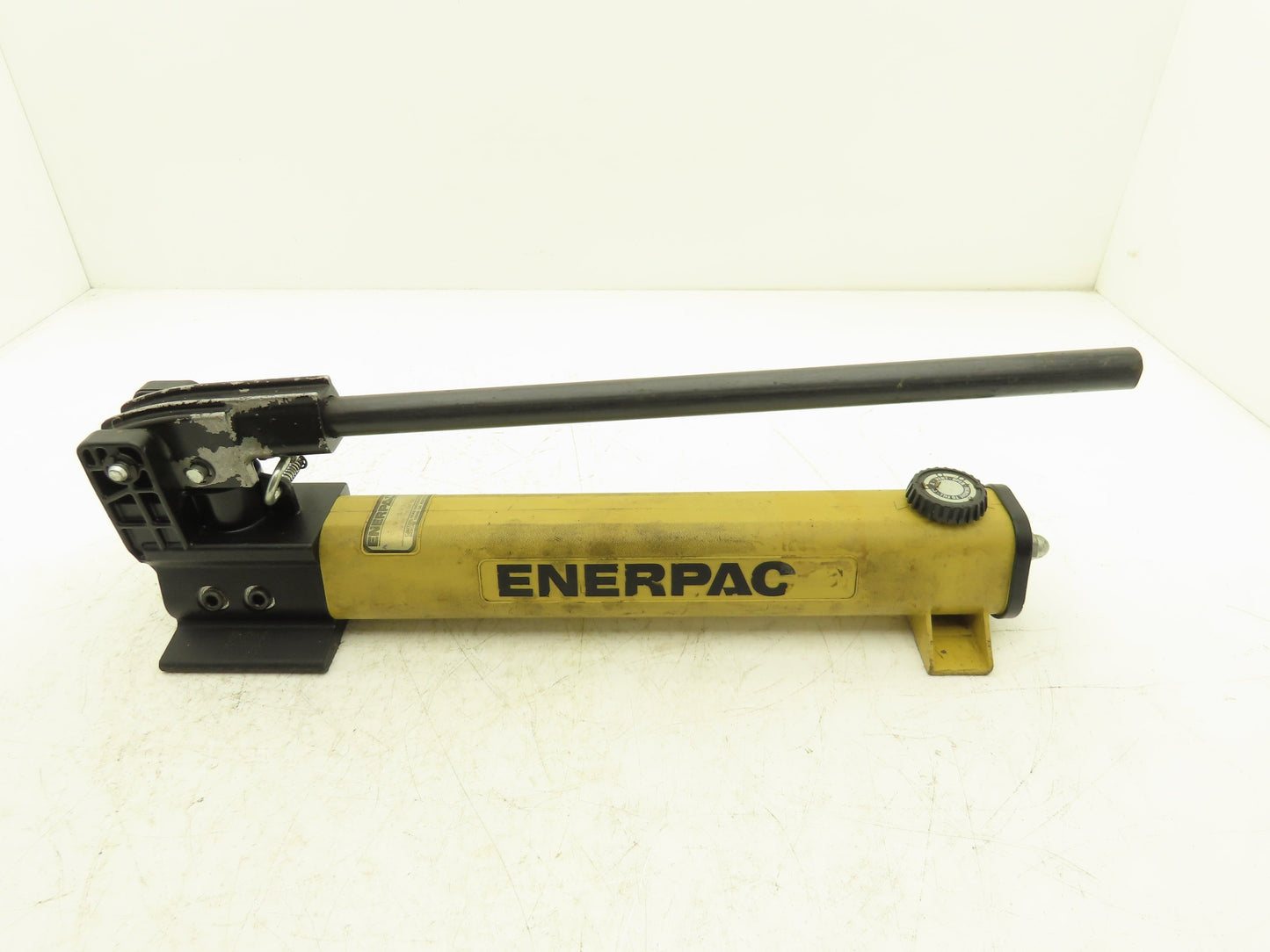 Enerpac P-391 Hydraulic Hand Pump 10,000 PSI Single Stage Lightweight