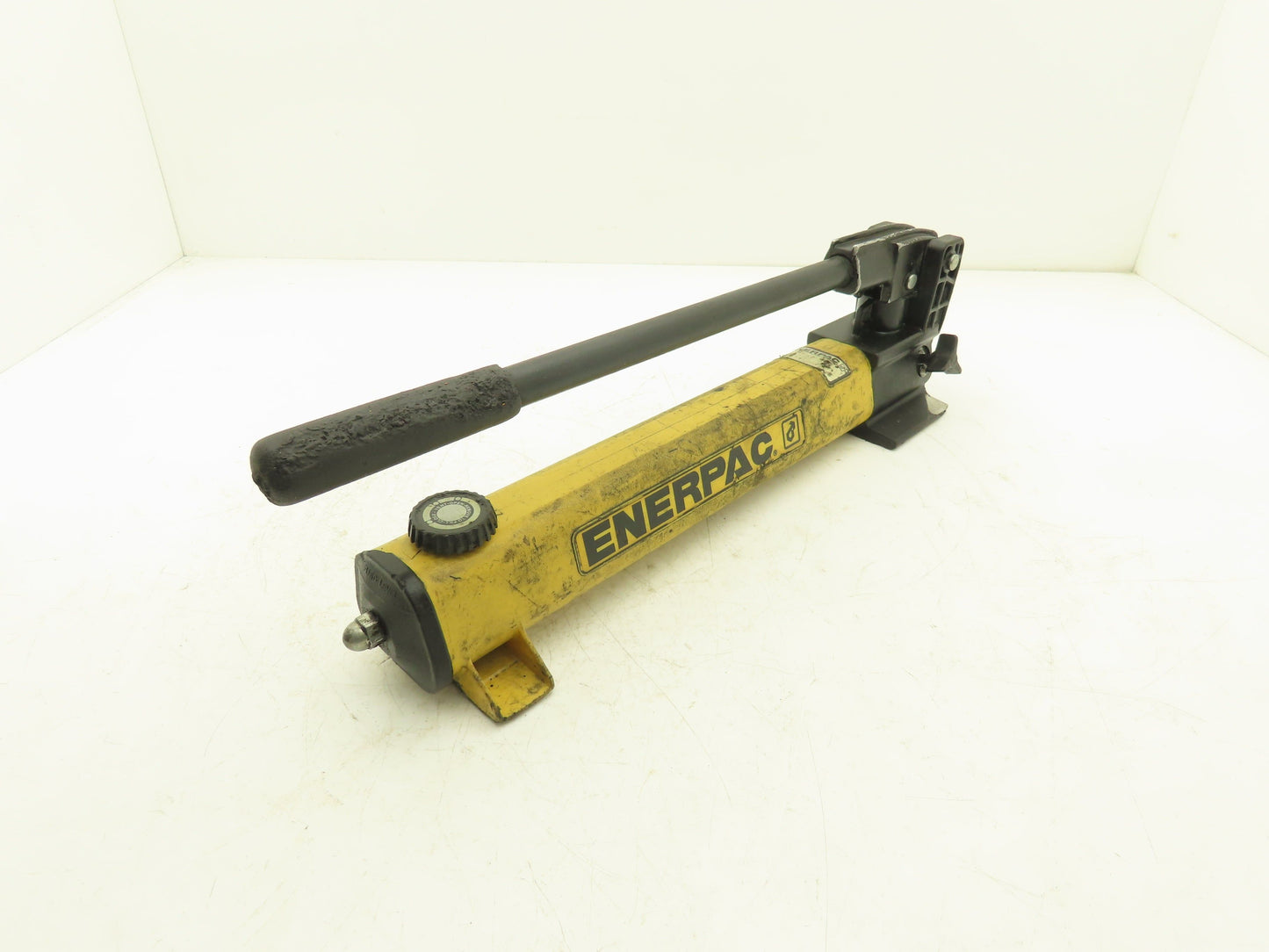Enerpac P-391 Hydraulic Hand Pump 10,000 PSI Single Stage Lightweight