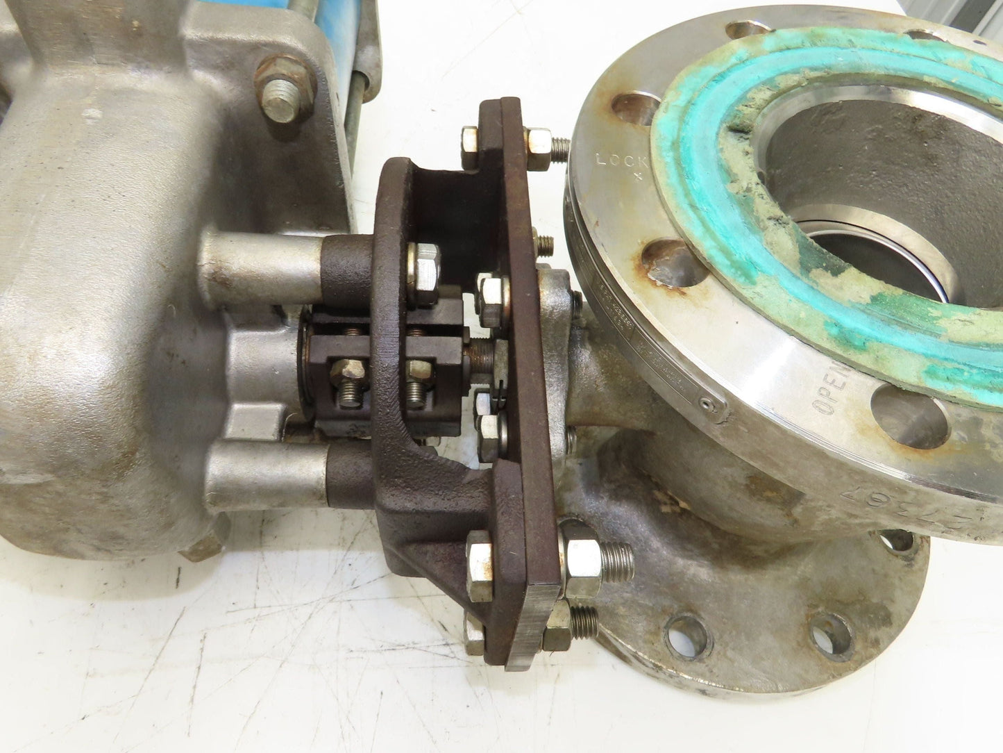 Jamesbury 4" Flanged Ball Valve Pneumatic Air Actuator w/Positioner