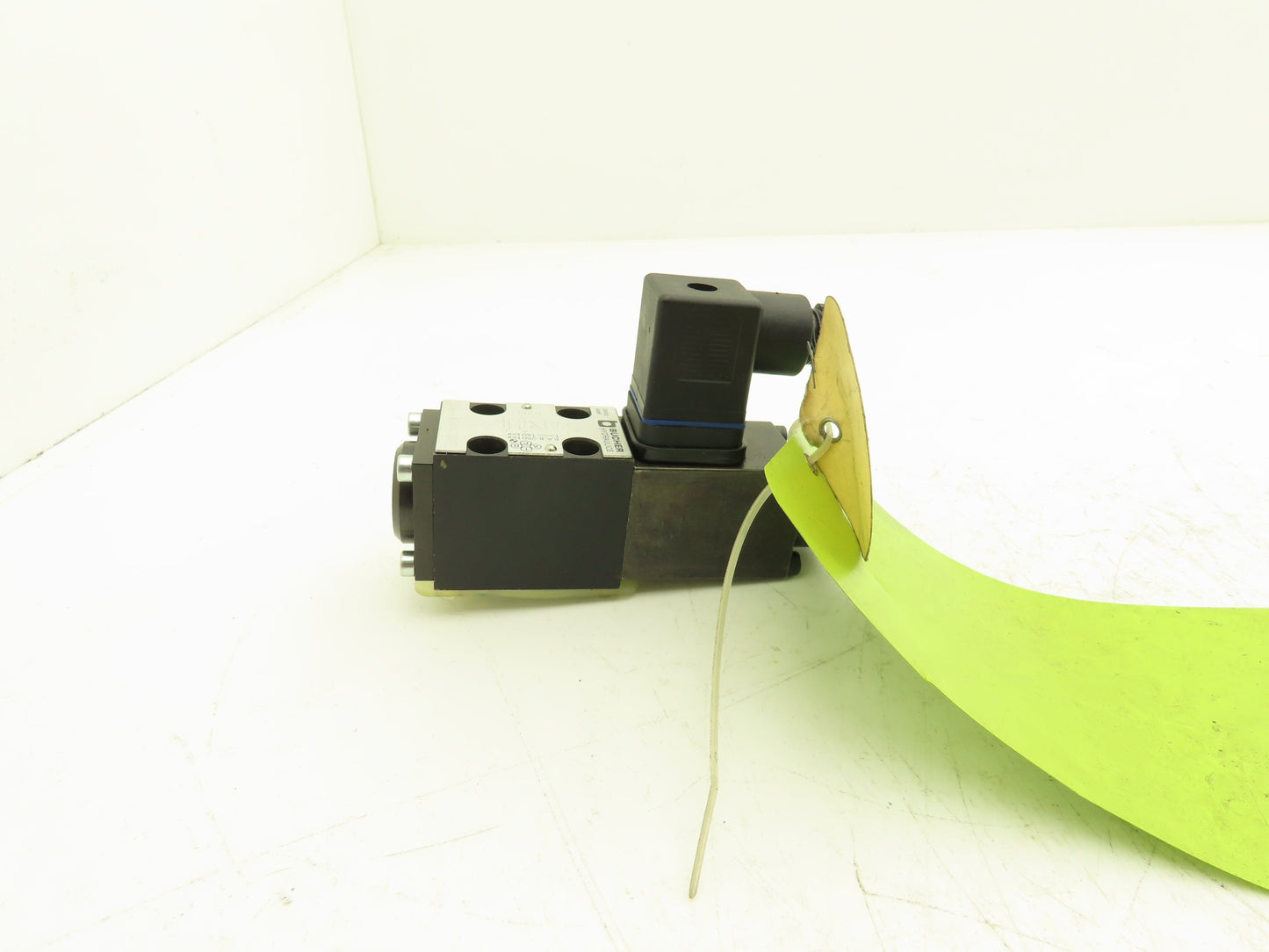 Bucher WEDA-42-AG-4-V-1 Hydraulic Directional Control Solenoid Valve 4/2 24VDC