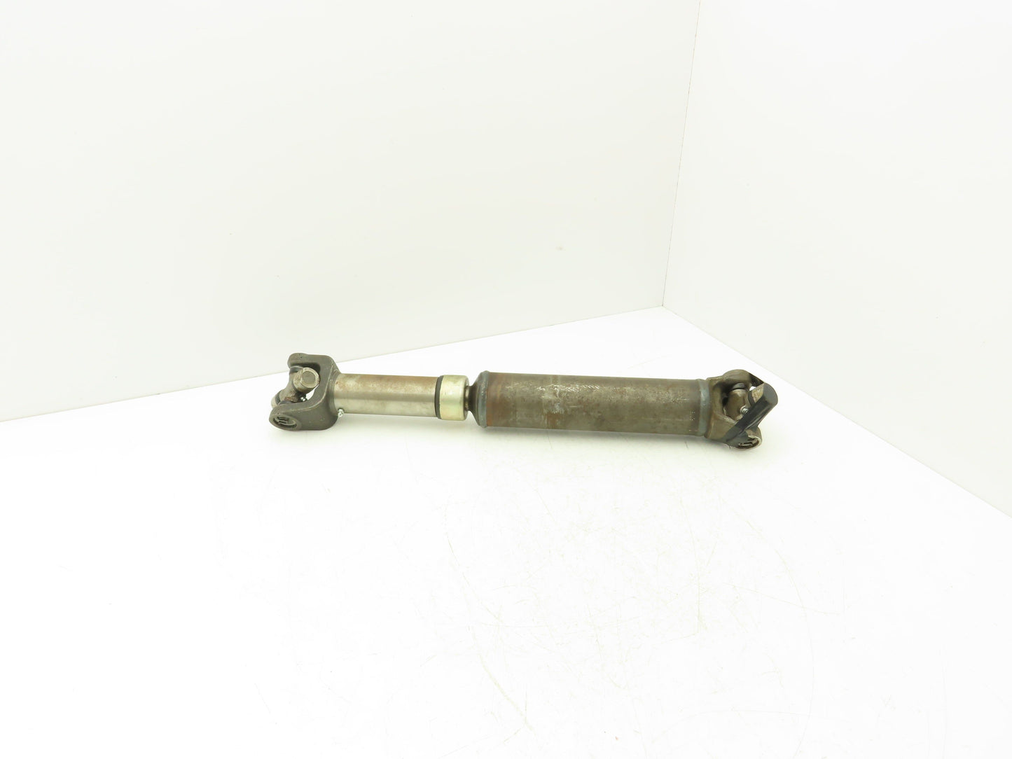 Neapco Drive Shaft 20.5"-24.5" Length 4" Slip Yoke 269 U-Joint Both Ends