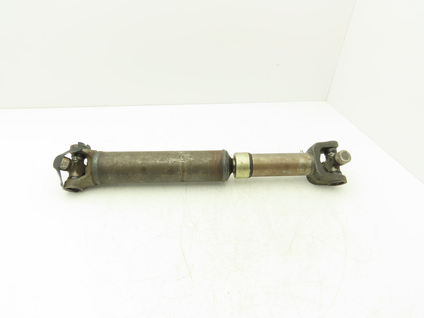 Neapco Drive Shaft 20.5"-24.5" Length 4" Slip Yoke 269 U-Joint Both Ends