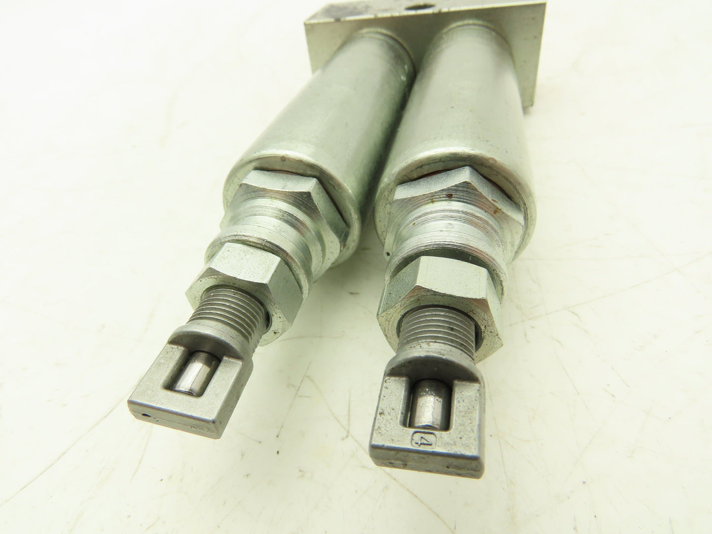 Lincoln 87349-2 Two Grease Injector Assembly Centro-Matic 750-1000psi 3/8 NPTF