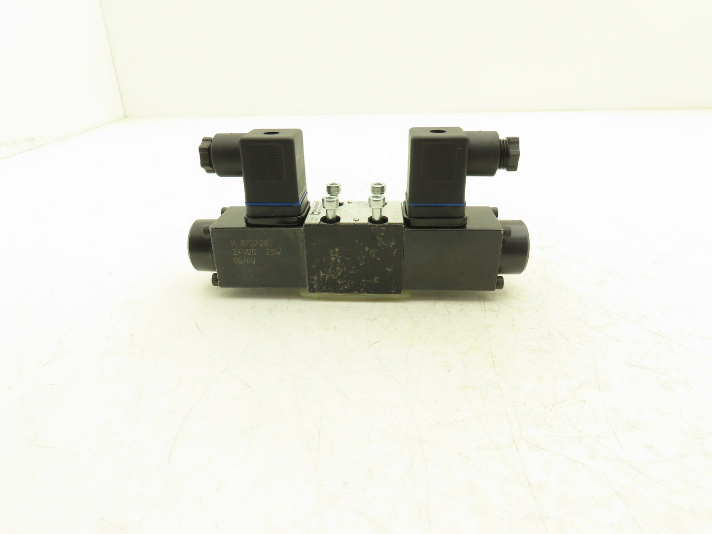 Bucher WEDA-43-D-4-V-1 Hydraulic Directional Control Solenoid Valve 4/3 24VDC