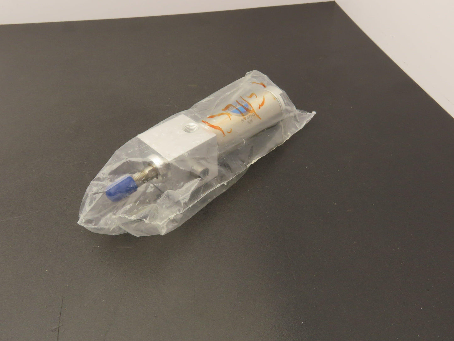 Bimba BFT-172-D Pneumatic Air Cylinder 1-1/2" Bore 2" Stroke 250psi