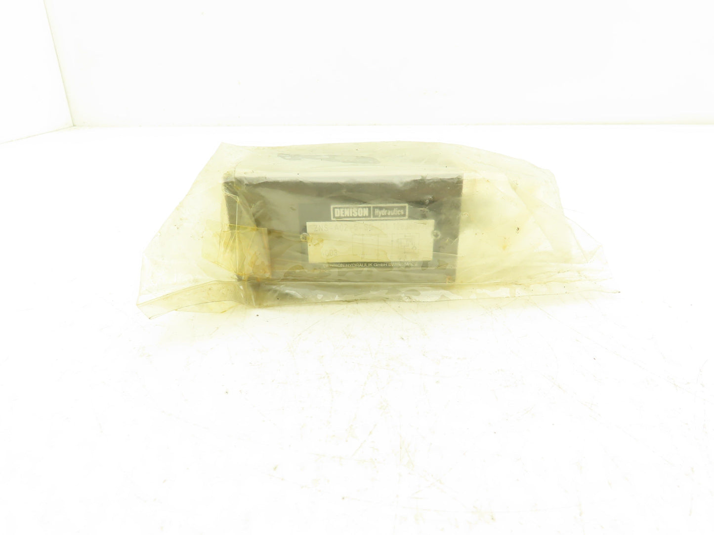 Denison ZNS-A02-5-S0-D1 Hydraulic Cartridge Relief Sandwich Valve