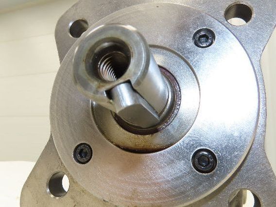 Parker PV016R1K1T1NMRC Hydraulic Variable Piston Pump 6 GPM 5000 PSI 16cm³