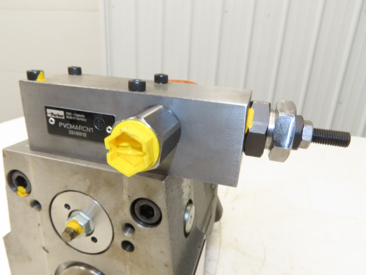 Parker PV016R1K1T1NMRC Hydraulic Variable Piston Pump 6 GPM 5000 PSI 16cm³