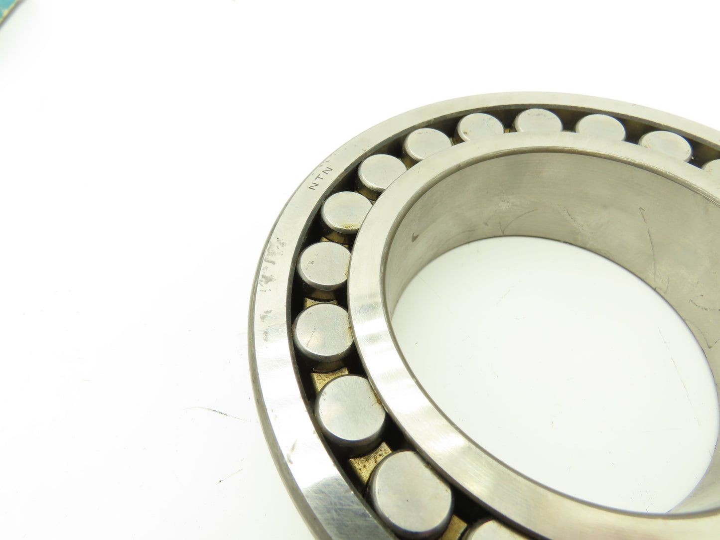 NTN 22215BD1C3 2-Row Roller Bearing 75-77.3mm ID 130mm OD 31mm W Open