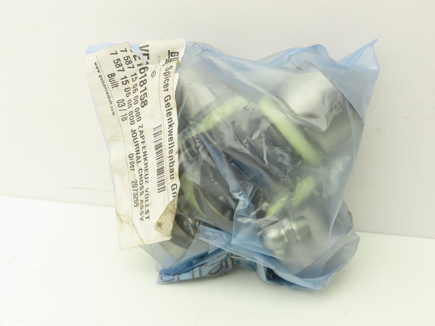 Spicer 2210/2215CB Universal U-Joint 104.5mm Long 42mm OD