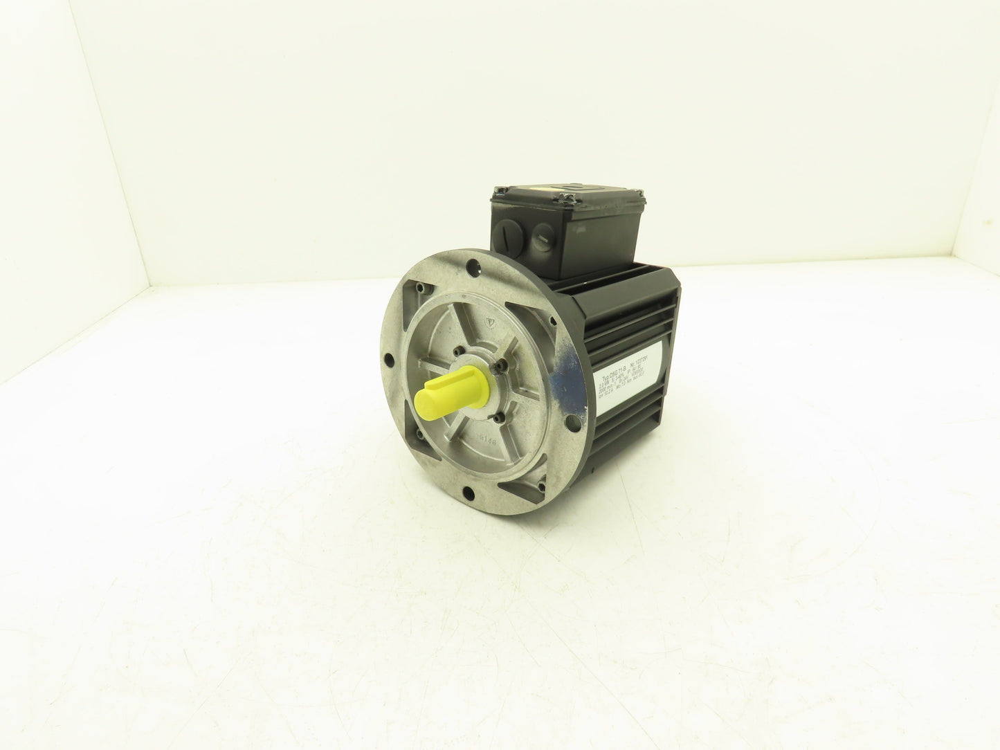 Baumuller DSG 71-B Servo Motor 2kW 2000 RPM 24V Brake
