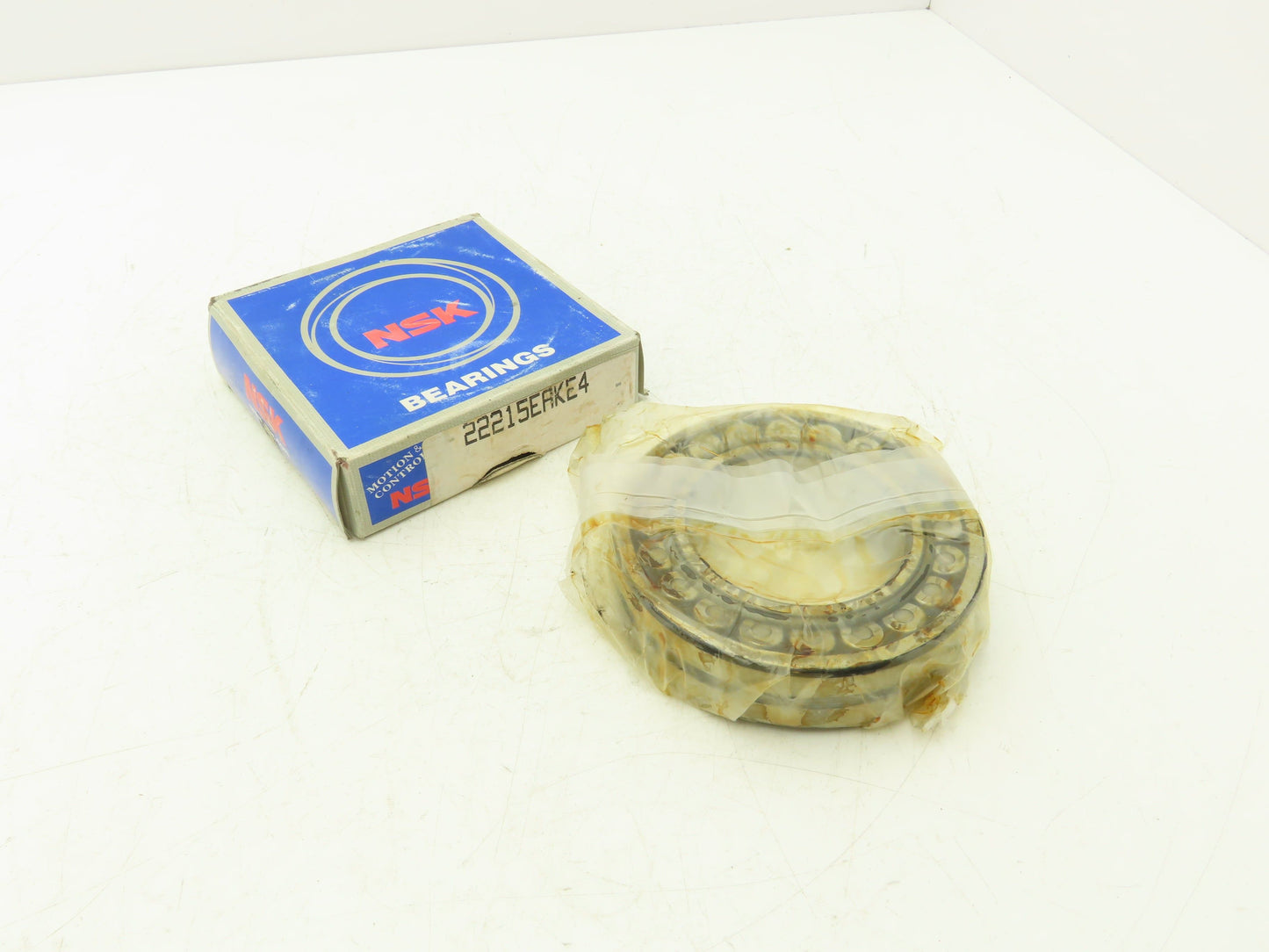 NSK 22215EAKE4 Roller Bearing 75mm ID 130mm OD 31mm W Open