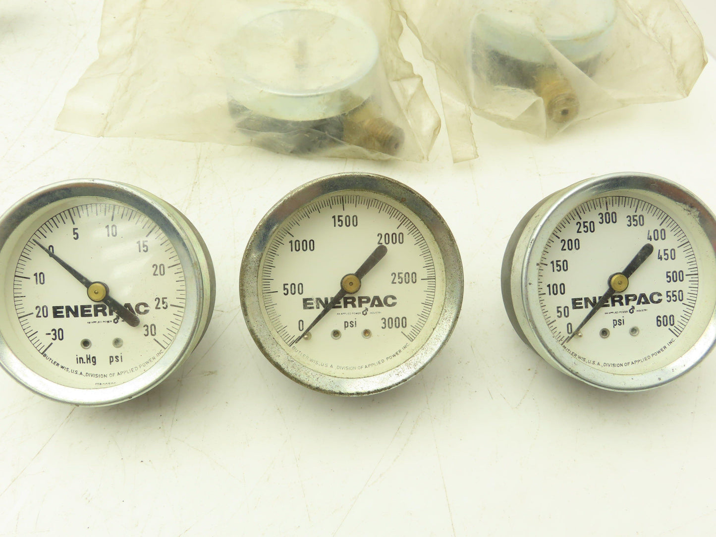 Enerpac Pressure Gauges 2 1/2" Thread 1/4"NPT Lot of 8