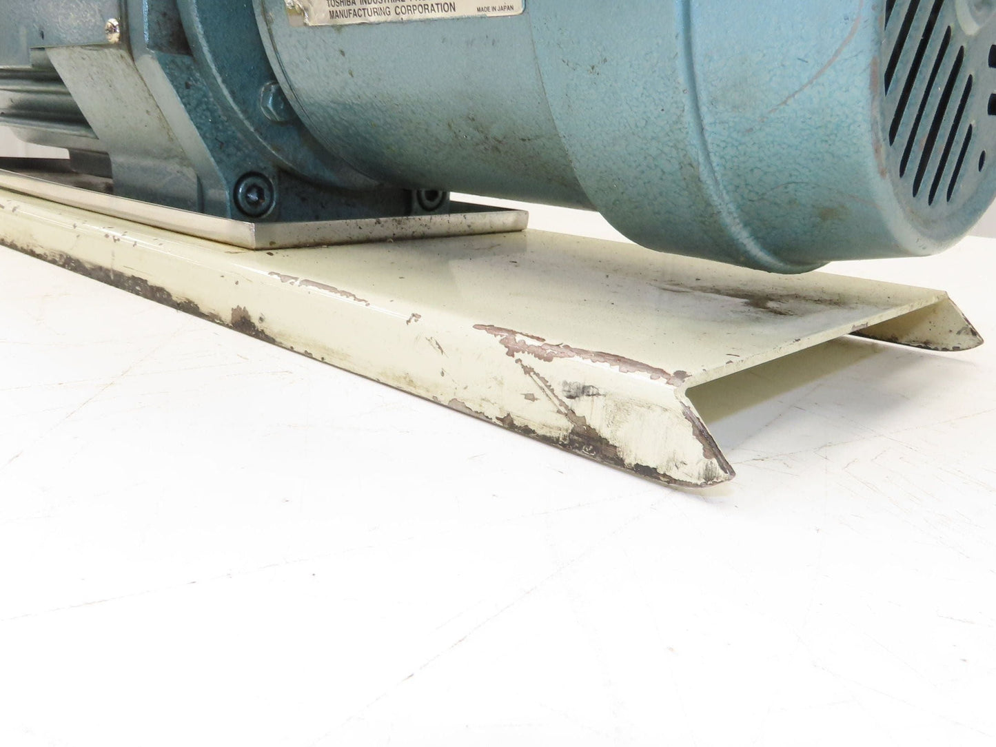 Tokuda DRP-360II Rotary Vane Vacuum Pump 360L/Min 1Hp 220V 3PH 6.7 x 10-2 Pa