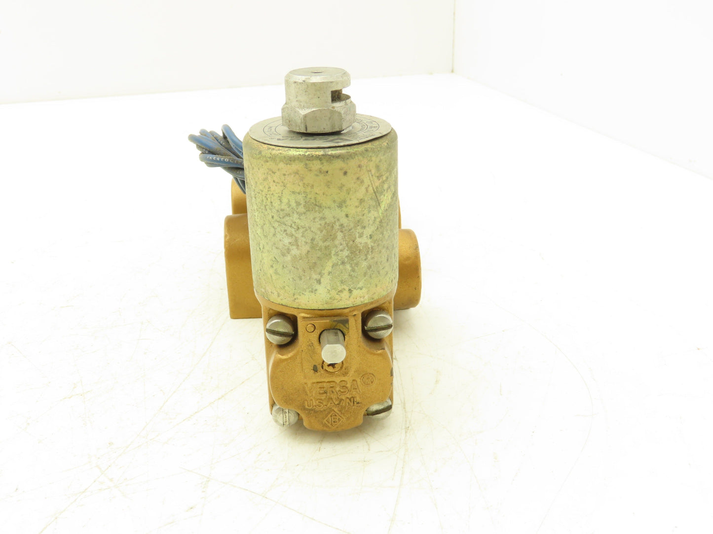 Versa VKG-4402-M-U-A1 Solenoid Valve Pneumatic 4-Way 40-175 PSI 120V