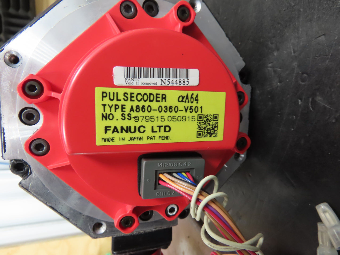 Fanuc A06B-0128-B175-R AC Servo Motor 114V 3PH 3000 RPM -Encoder A860-0360-V501