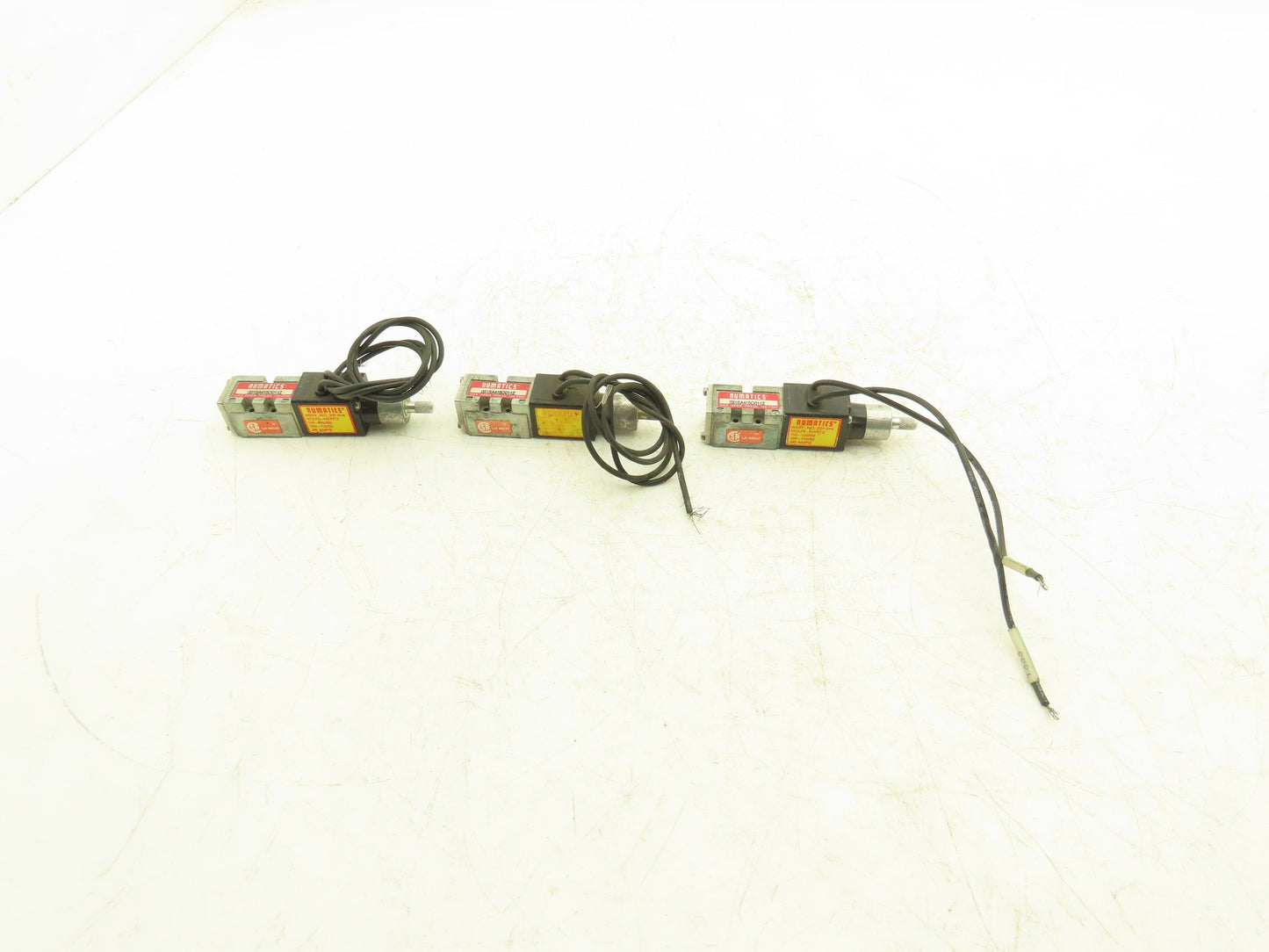 Numatics 031SA415O011Z Pneumatic Solenoid Valve 120V  Lot of 3