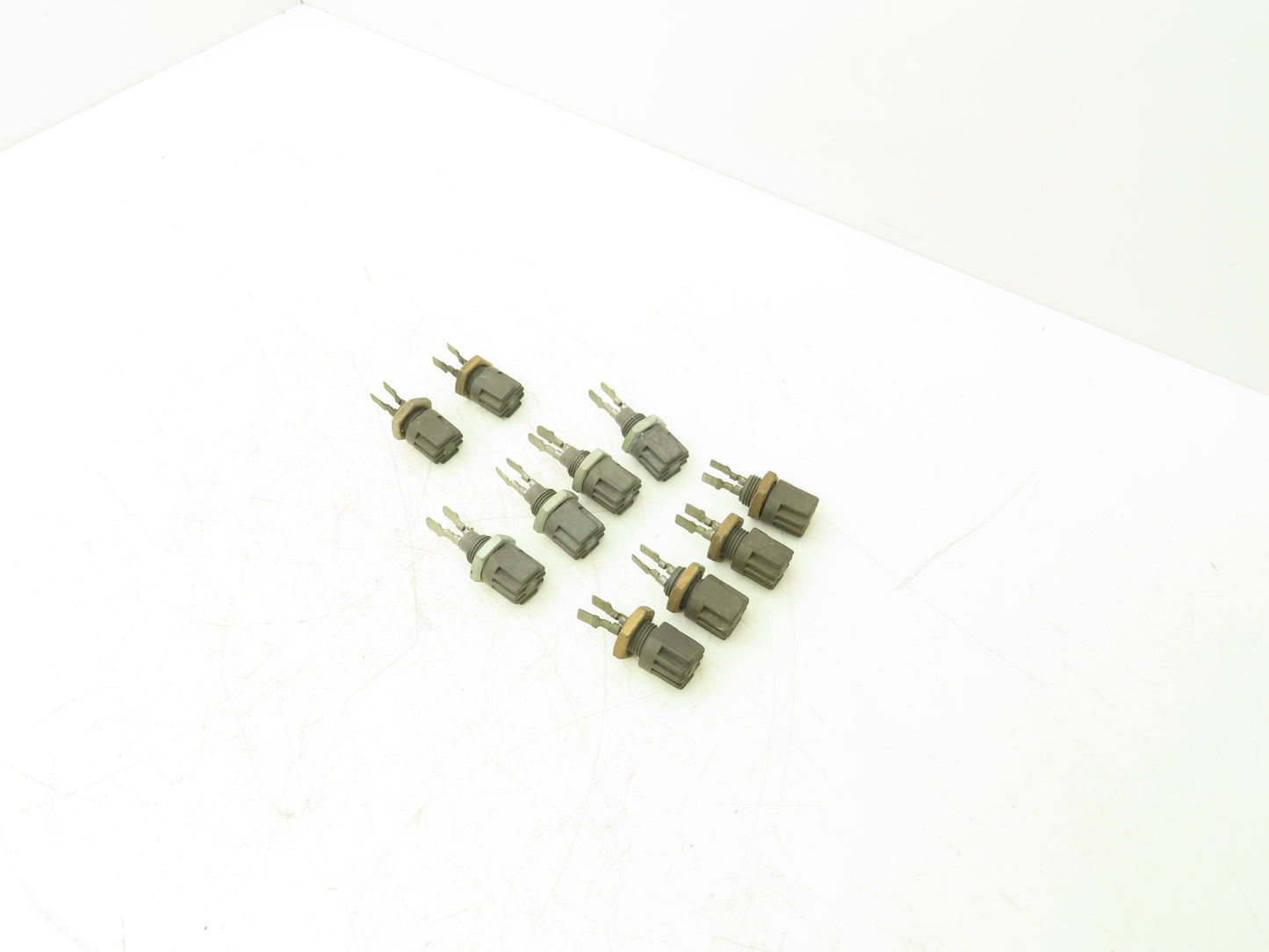 Dale 7318 Resistor 16 Ohm 3% 25W Lot of 10 Mixed 7318 & 7825 &7332