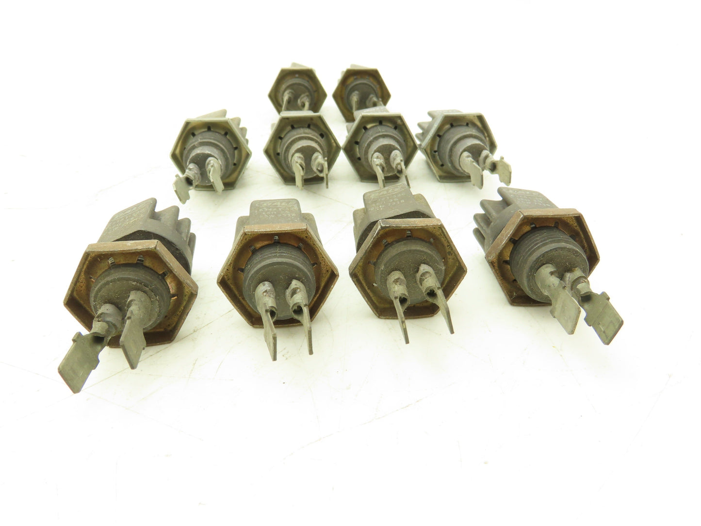 Dale 7318 Resistor 16 Ohm 3% 25W Lot of 10 Mixed 7318 & 7825 &7332