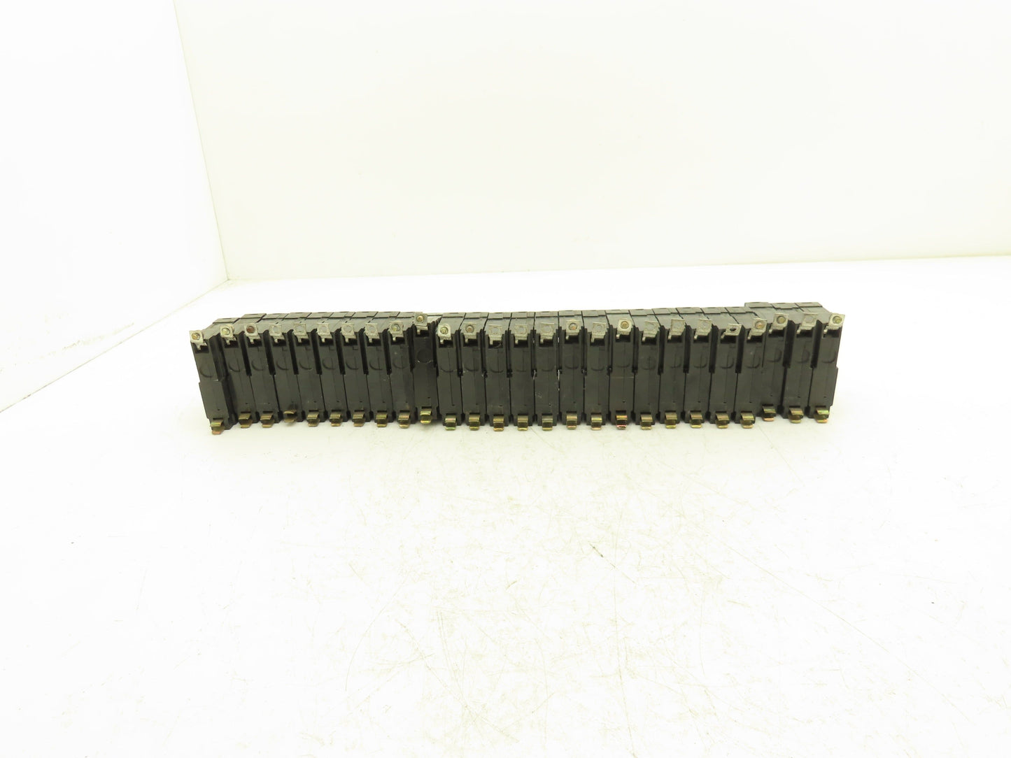 Square D QOB Circuit Breaker 10/20A 8-14AWG 1Ph 120/240v Mixed Lot of 26