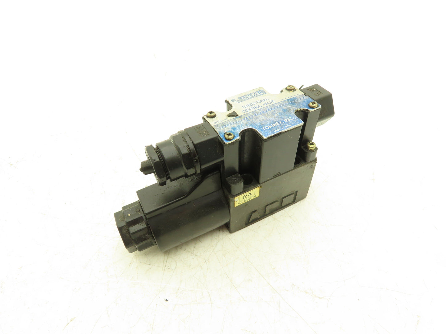 Tokimec DG4V-3-2A-M-P7-H-7-52 Hydraulic Directional Control Solenoid Valve 24VDC