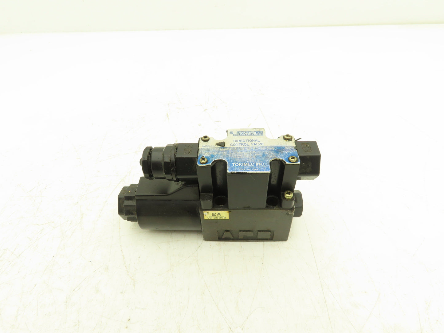 Tokimec DG4V-3-2A-M-P7-H-7-52 Hydraulic Directional Control Solenoid Valve 24VDC