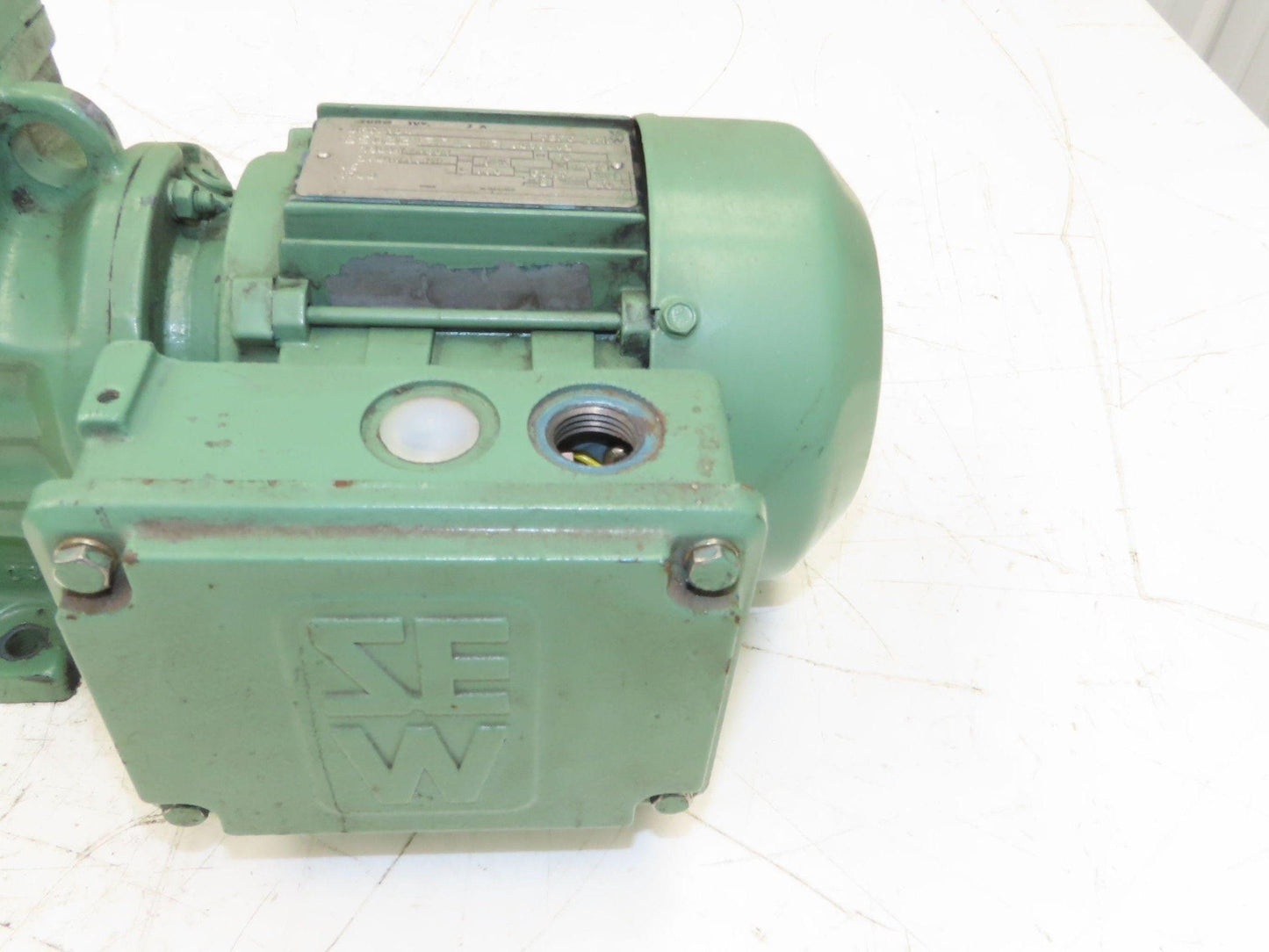 SEW Eurodrive S57DT71D4 200:1 Gearmotor 1/2Hp 230/460V 3PH 8.5rpm LH 2262 in-lb