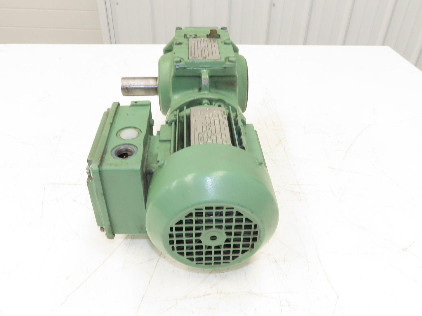 SEW Eurodrive S57DT71D4 200:1 Gearmotor 1/2Hp 230/460V 3PH 8.5rpm LH 2262 in-lb