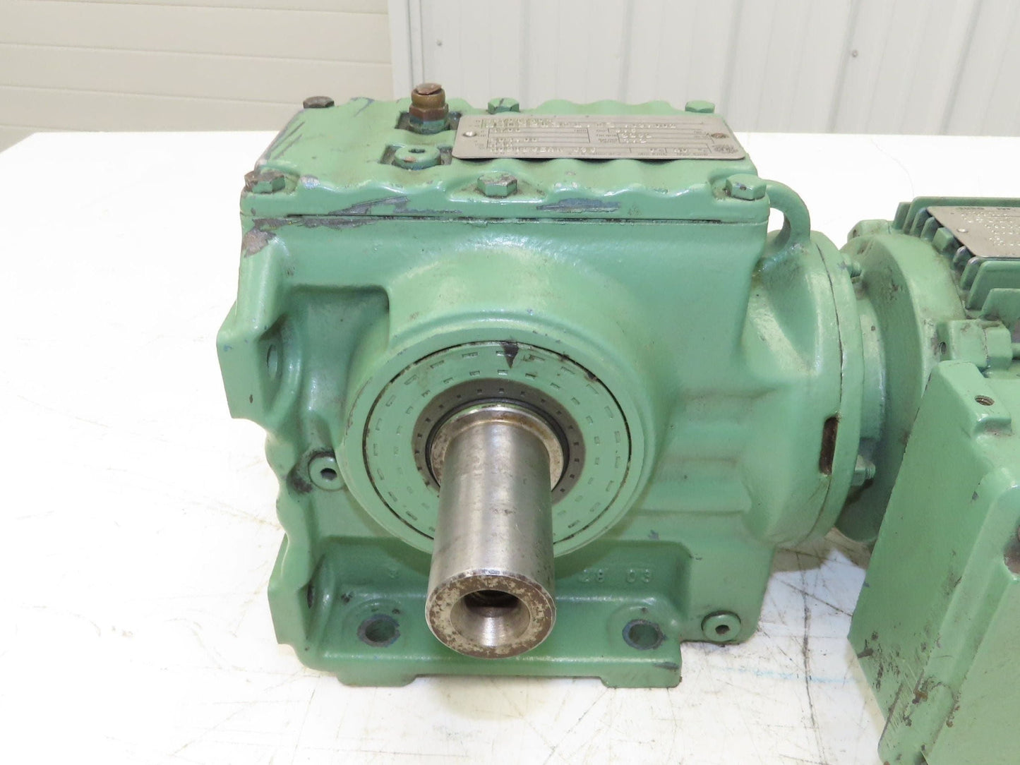 SEW Eurodrive S57DT71D4 200:1 Gearmotor 1/2Hp 230/460V 3PH 8.5rpm LH 2262 in-lb