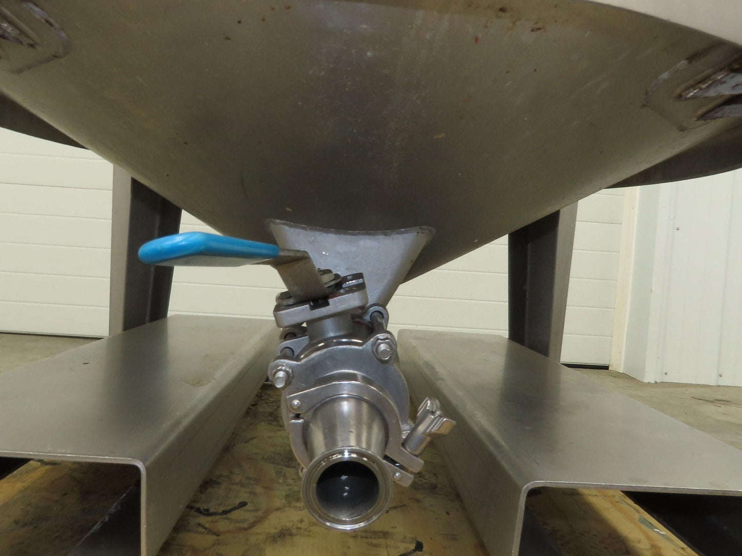 Mobile Stainless Steel Mixing Vessel 136 Gallon Tank Food Grade Sanitary Drain