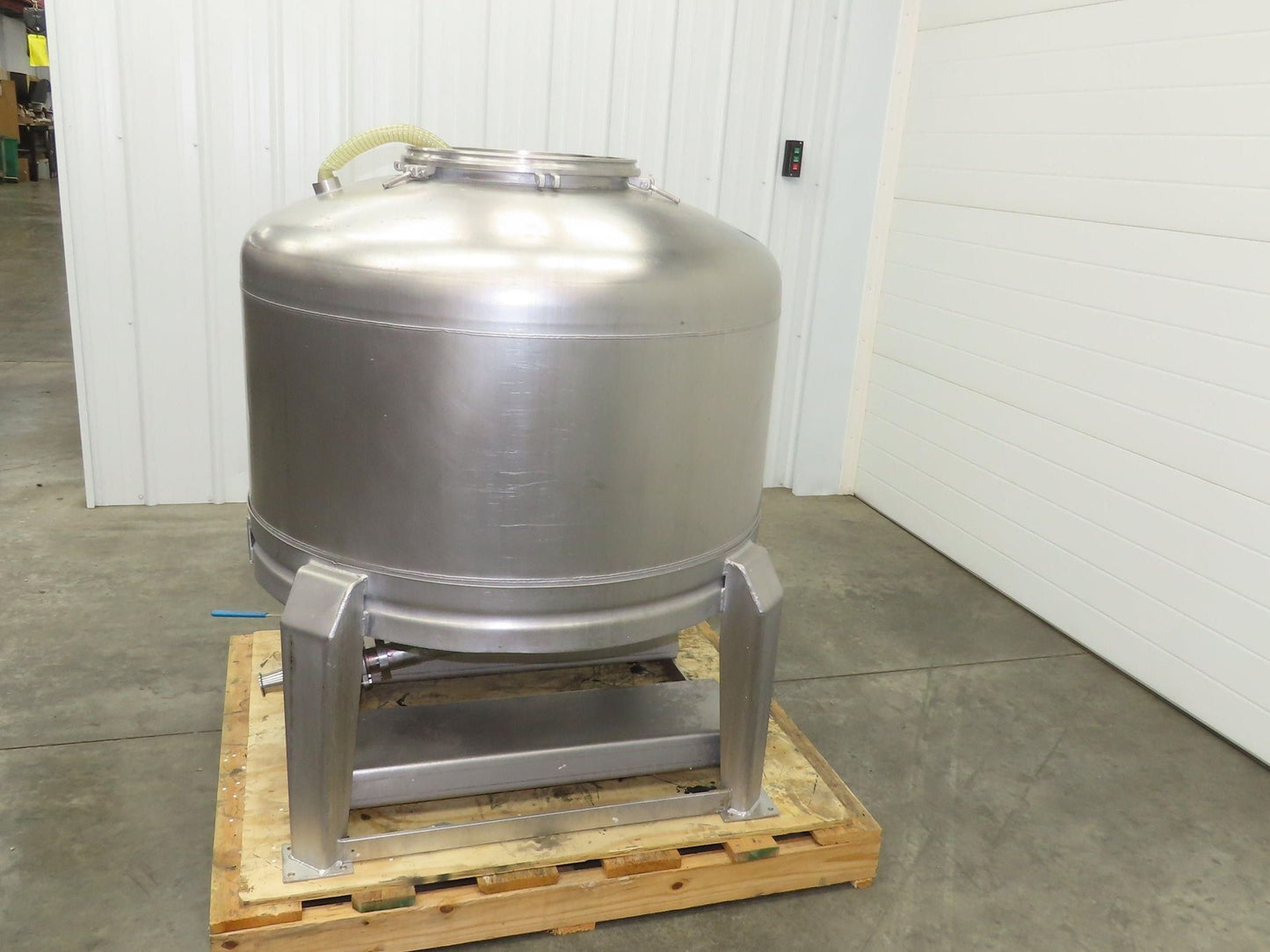 Mobile Stainless Steel Mixing Vessel 136 Gallon Tank Food Grade Sanitary Drain
