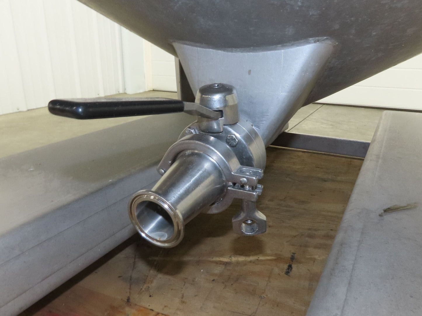 Mobile Stainless Steel Mixing Vessel 136 Gallon Tank Food Grade Sanitary Drain