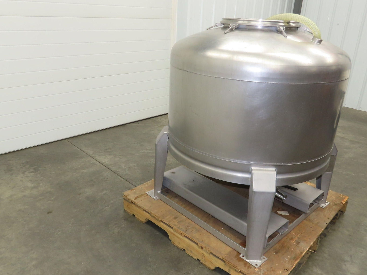 Mobile Stainless Steel Mixing Vessel 136 Gallon Tank Food Grade Sanitary Drain