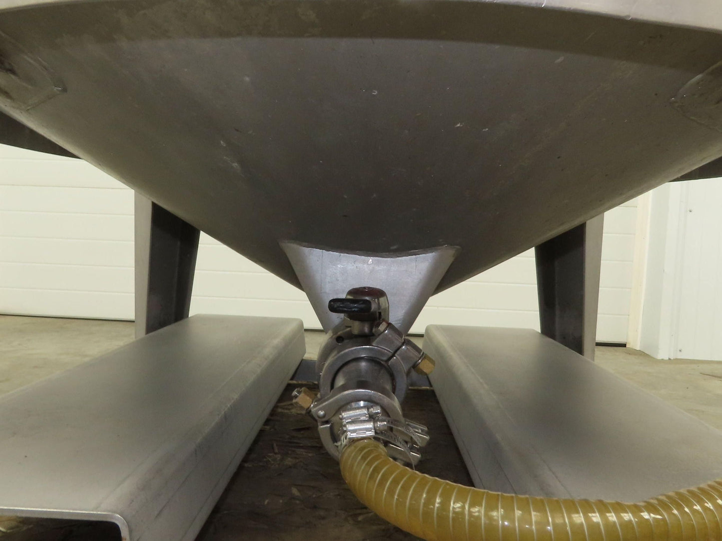 Mobile Stainless Steel Mixing Vessel 136 Gallon Tank Food Grade Sanitary Drain