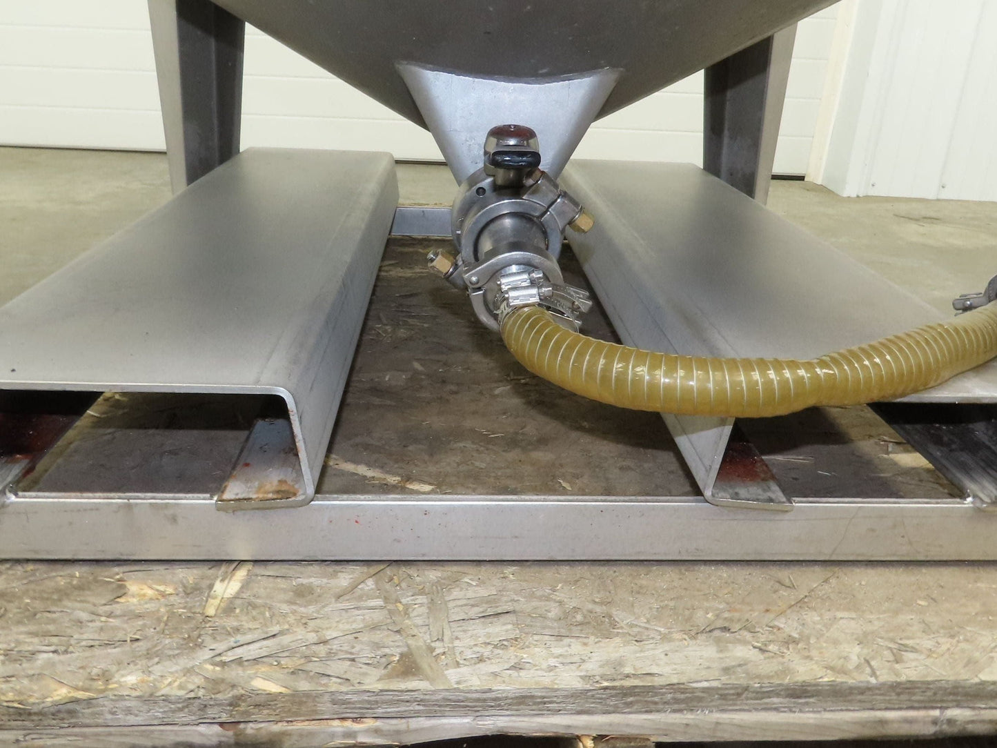 Mobile Stainless Steel Mixing Vessel 136 Gallon Tank Food Grade Sanitary Drain