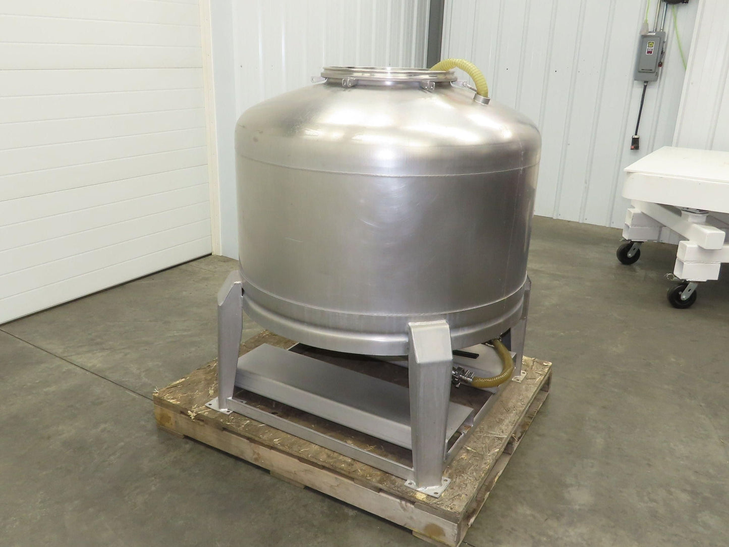 Mobile Stainless Steel Mixing Vessel 136 Gallon Tank Food Grade Sanitary Drain