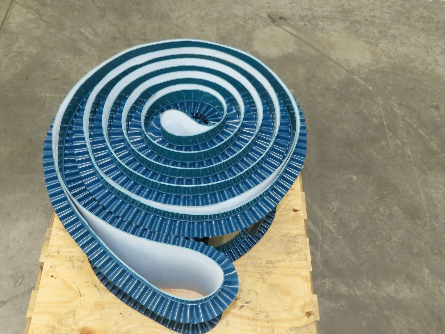 Incline Elevator Conveyor Belt Endless Green PVC Side-Wall Cleated 22.6"W x 47'L