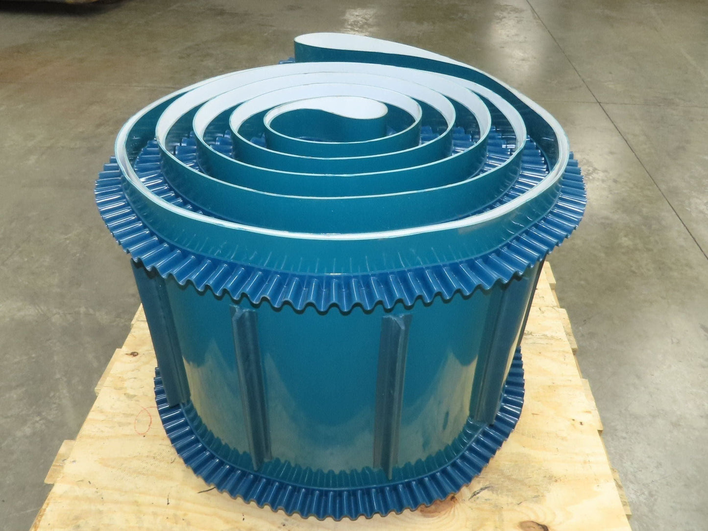 Incline Elevator Conveyor Belt Endless Green PVC Side-Wall Cleated 22.6"W x 47'L