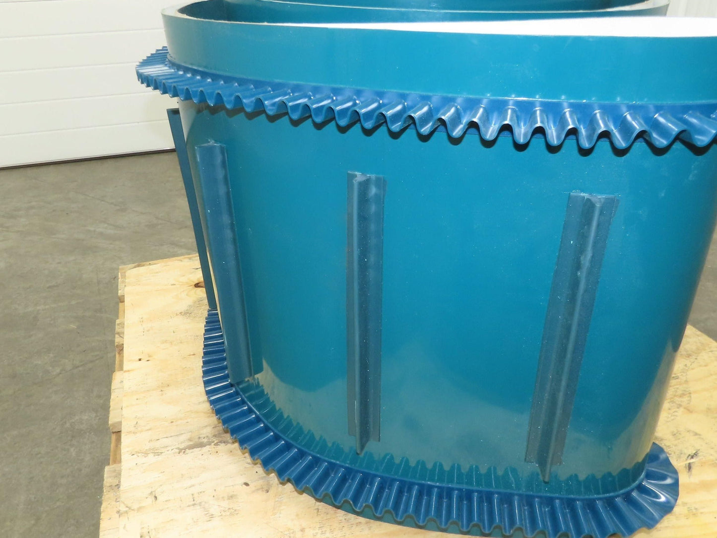 Incline Elevator Conveyor Belt Endless Green PVC Side-Wall Cleated 22.6"W x 47'L