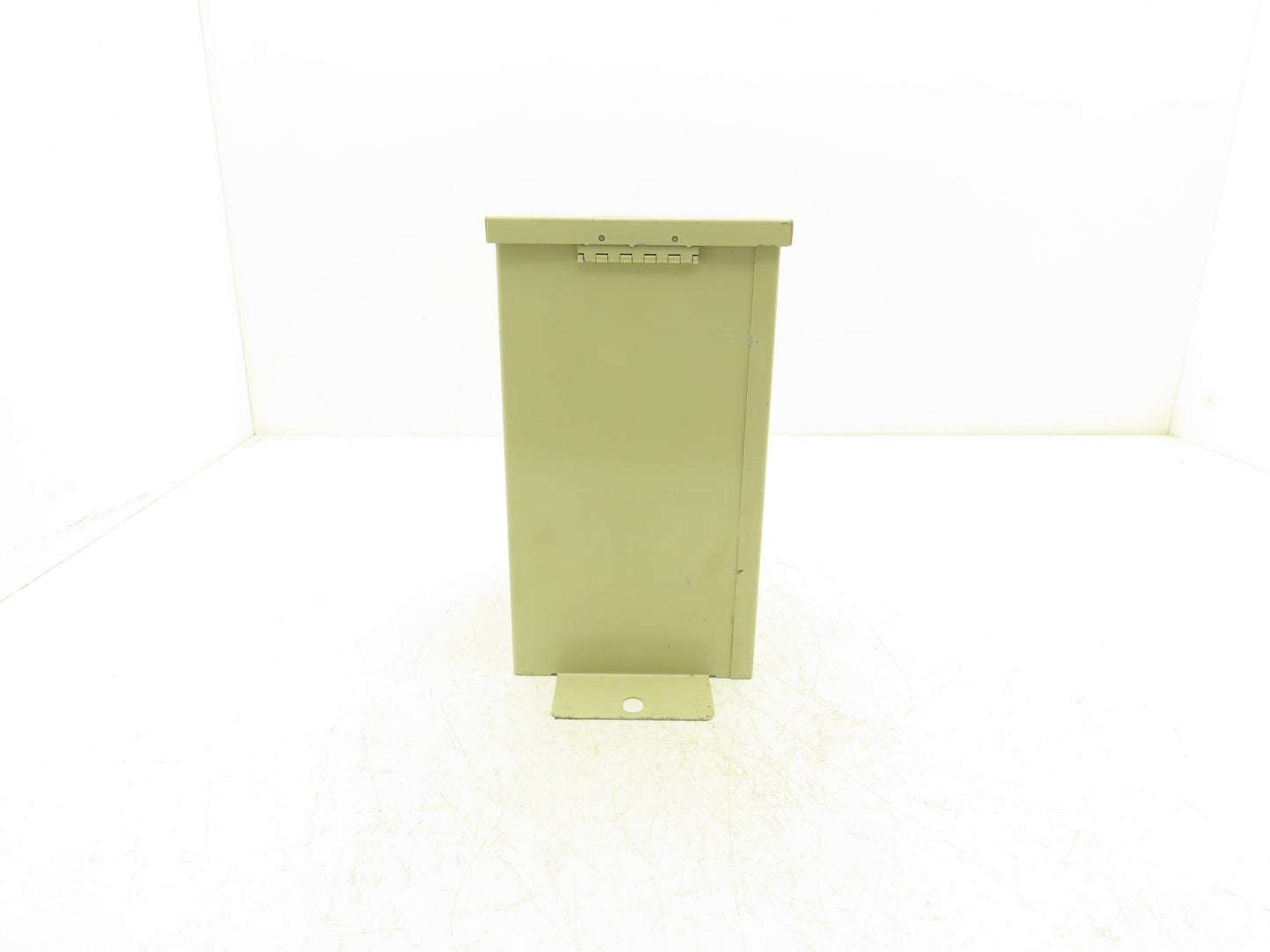 ABB C484D8-3FI Enclosed Indoor Capacitor 8 Kvar 480V 3PH NEMA 12 Dry Type