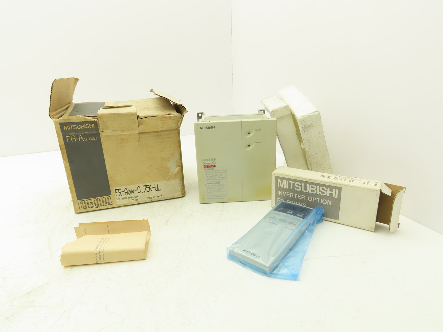 Mitsubishi FR-A044-0.75K-UL Inverter FREQROLA044 VFD AC Drive 3HP 380-460VAC 3PH