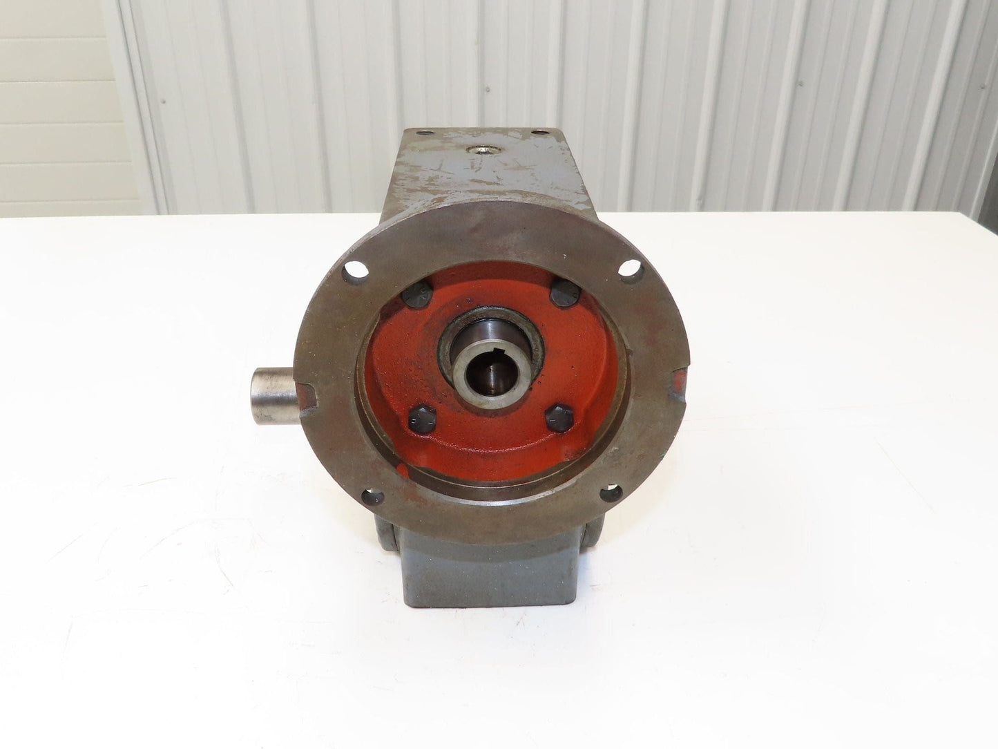Hub City 324 Worm Gearbox 15:1 Reducer 6Hp 117rpm 143TC LH Output