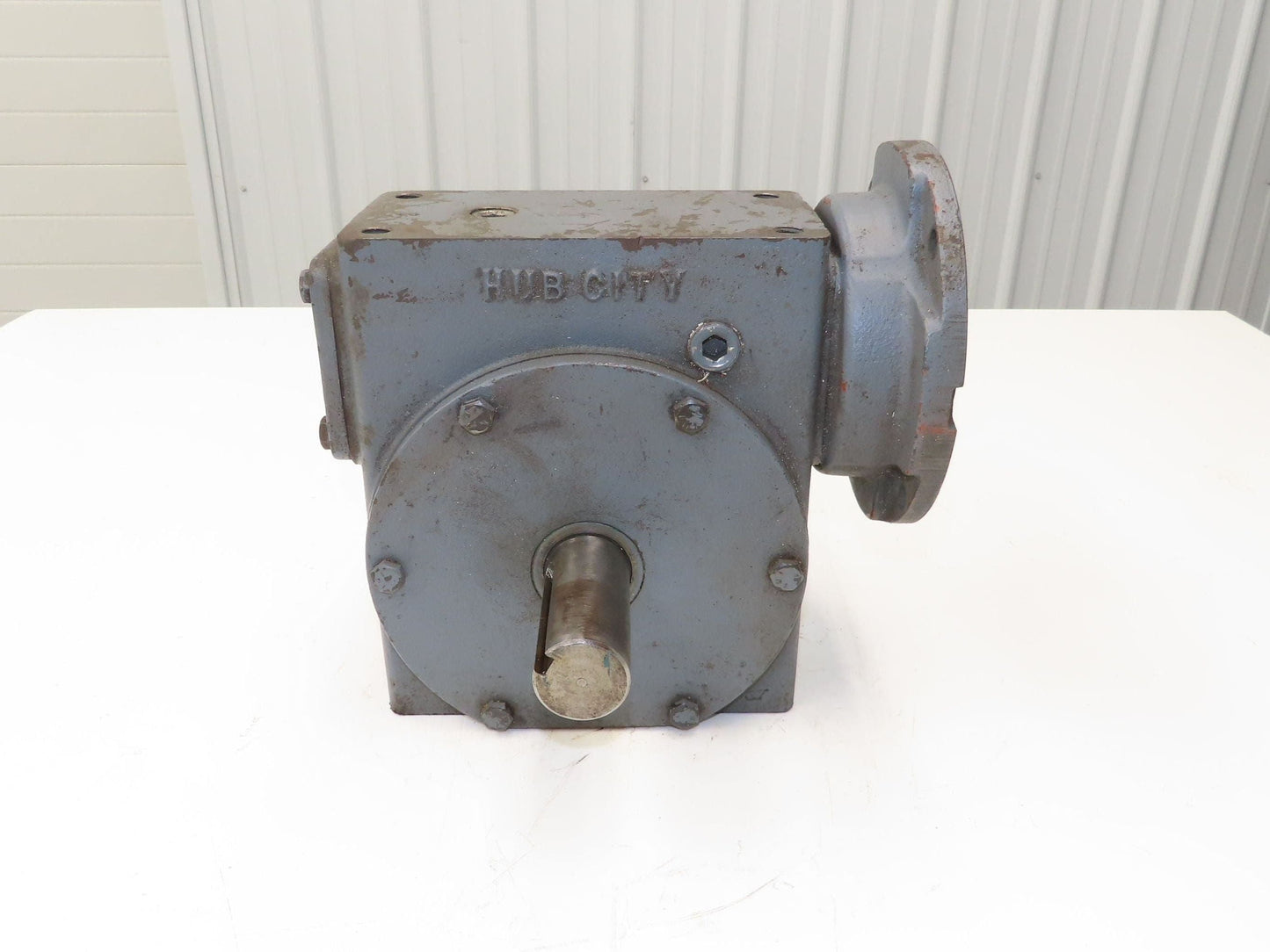 Hub City 324 Worm Gearbox 15:1 Reducer 6Hp 117rpm 143TC LH Output