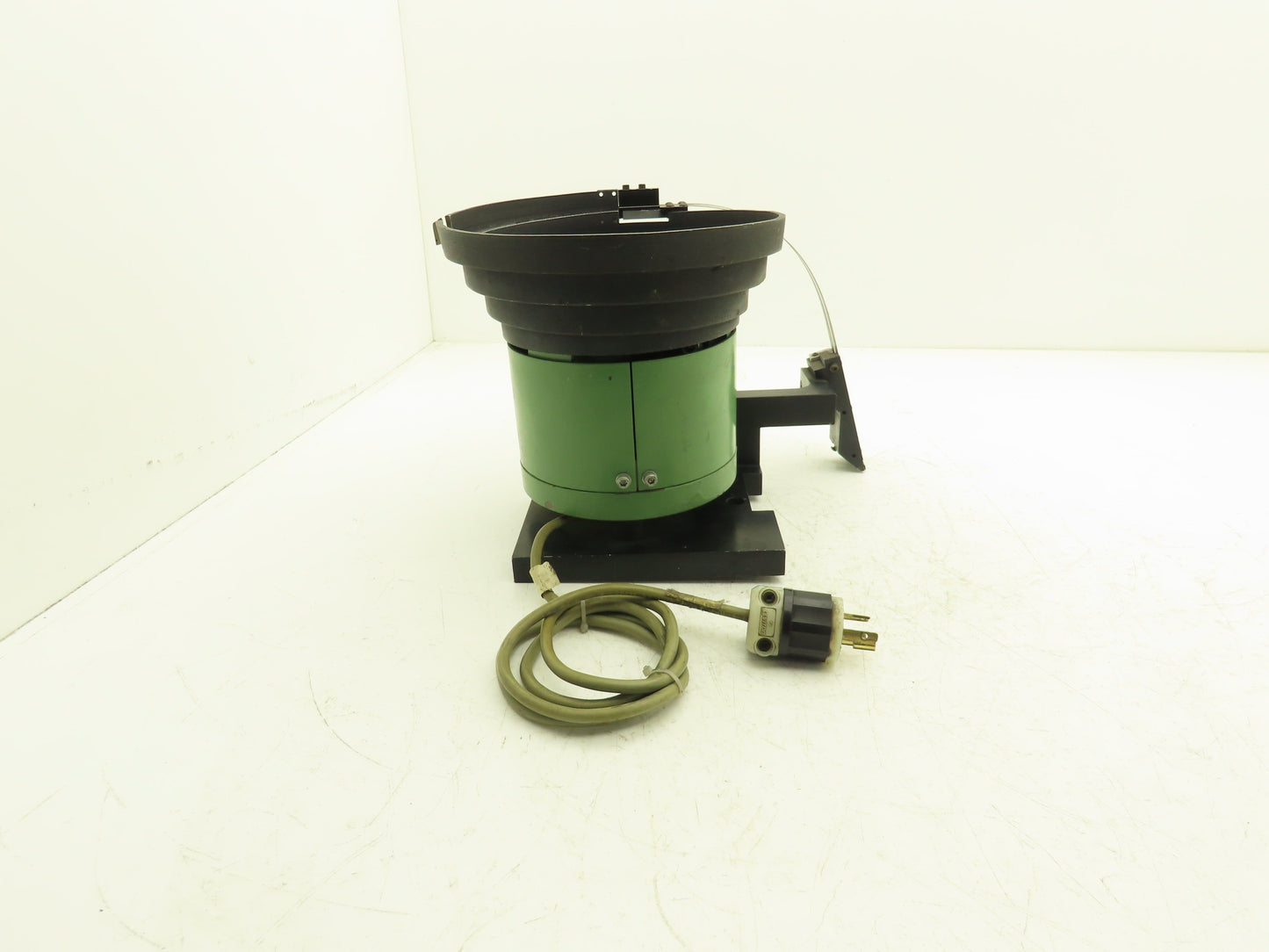 RNA Rhein-Nadel Automation SRC-N 160-2 Vibratory Stepped Bowl Feeder 200V