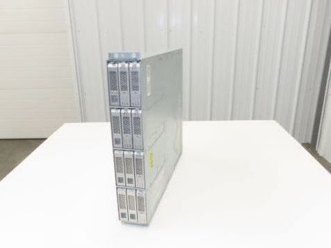 Sun Chassis 100120-113 12-Bay SAS RAID 3.5" NO HDDs